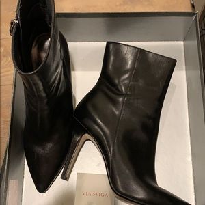 Via Spiga Black Leather Booties